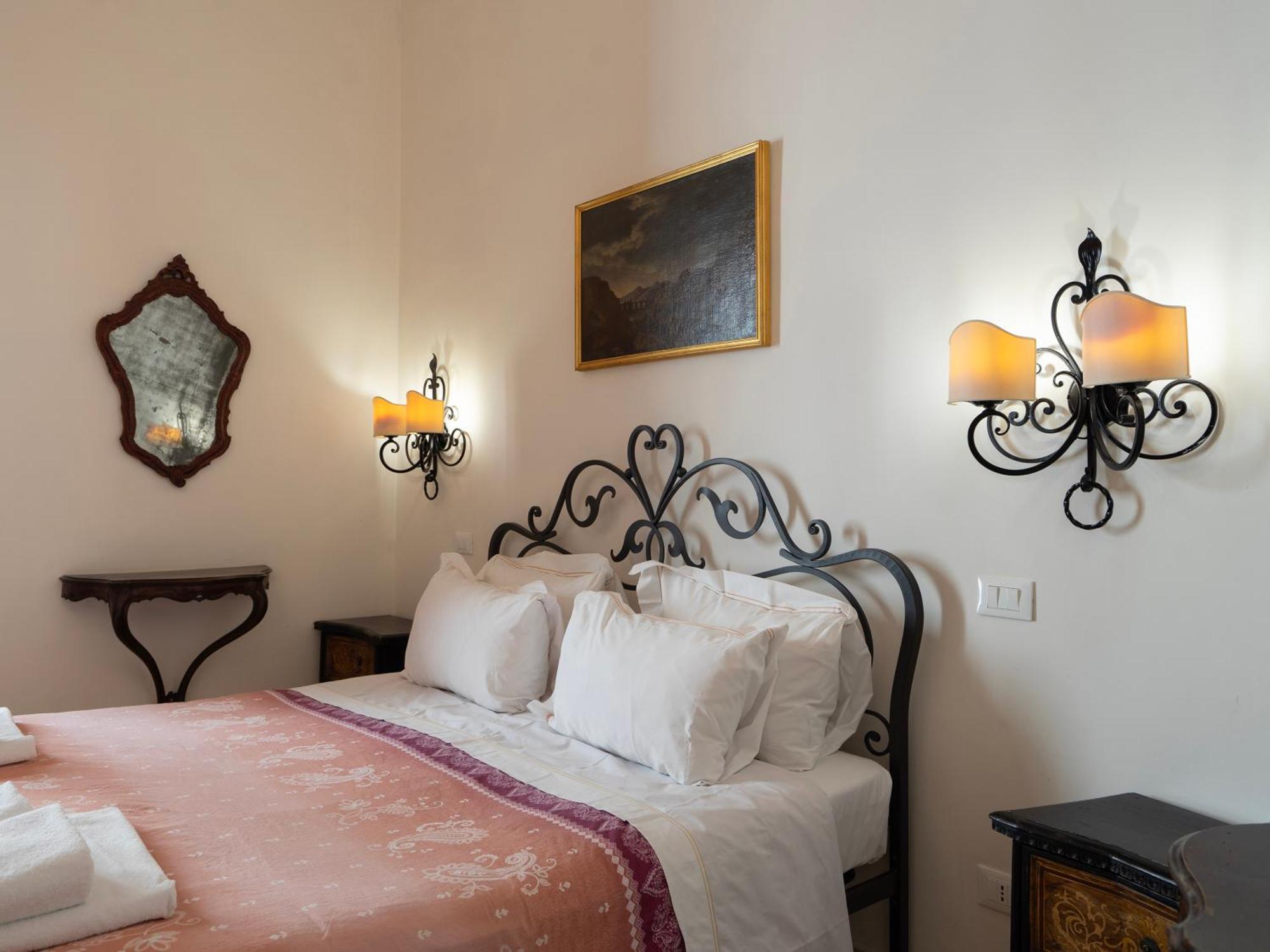 Giglio & Viola Borgia Apartment Florence Exterior photo